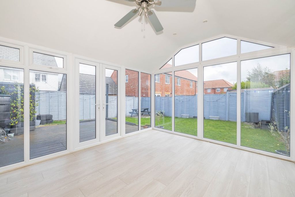 Property photo 3 of 8 Picture 3