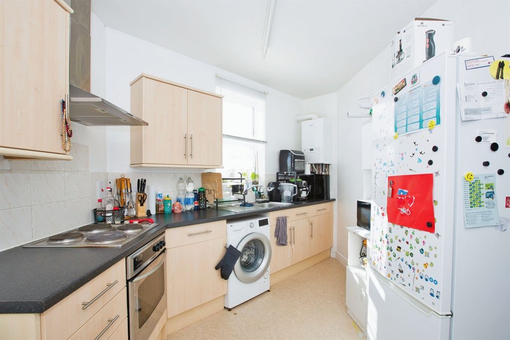 Property photo 3 of 14