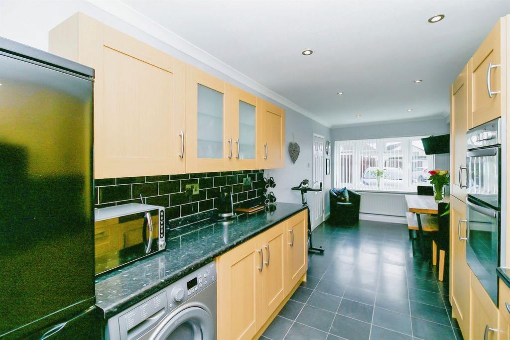 Property photo 2 of 14