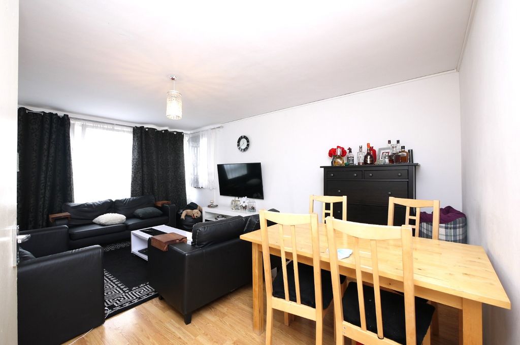 Property photo 2 of 9 4227451