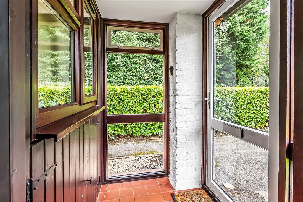 Property photo 3 of 13 10-Broadmead-12.Jpg