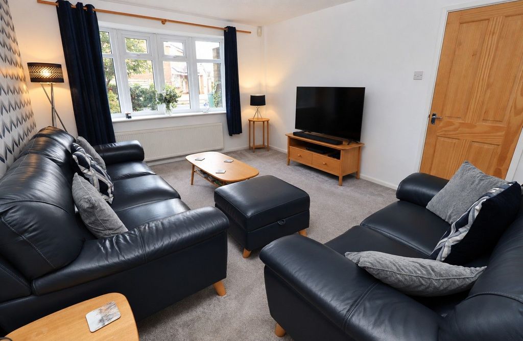Property photo 2 of 49