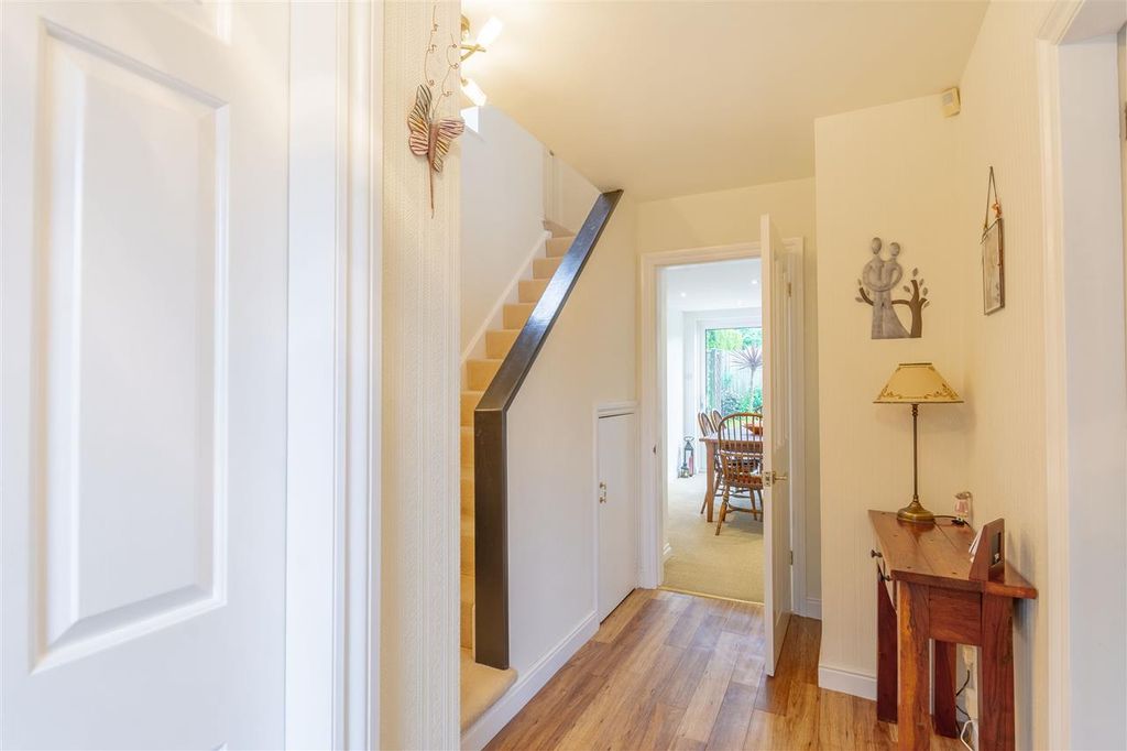 Property photo 2 of 31 Entrance