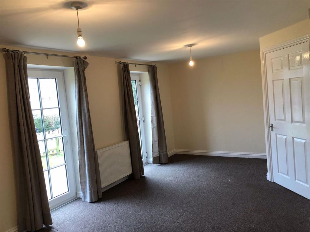 Property photo 3 of 28 Open Plan Kitchen - Lounge