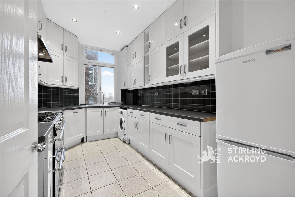 Property photo 2 of 17 Picture No. 01