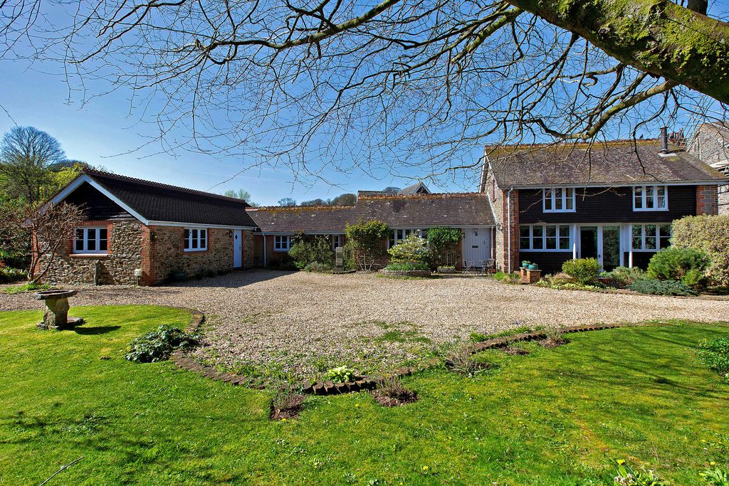 Property photo 1 of 18 Image