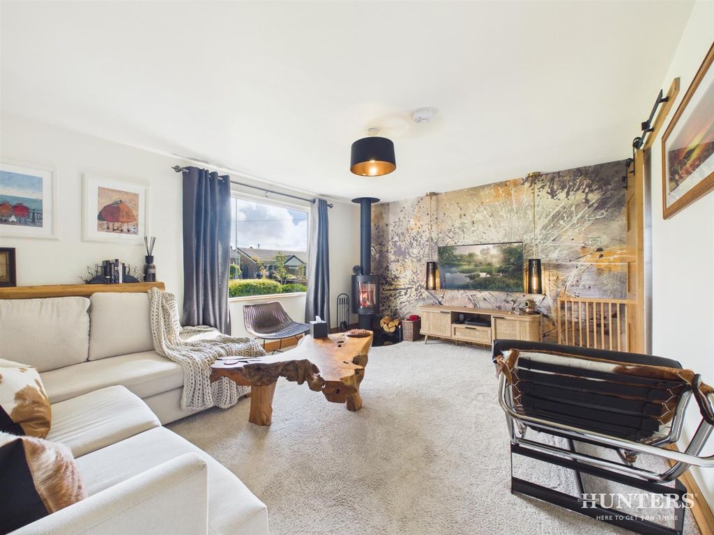 Property photo 3 of 17 F51Bbf4Fb8E04A77Bcb51Fa98A24B710_100_Cam05287G0-Pr
