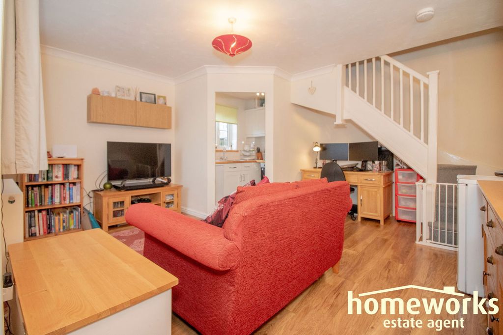 Property photo 2 of 10