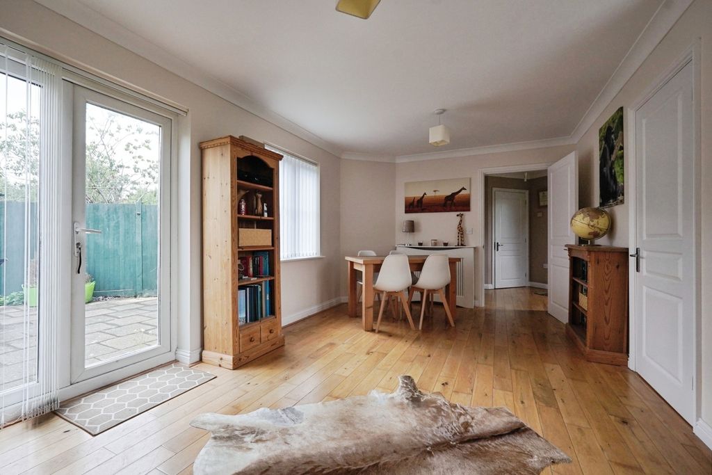 Property photo 2 of 14 Photo