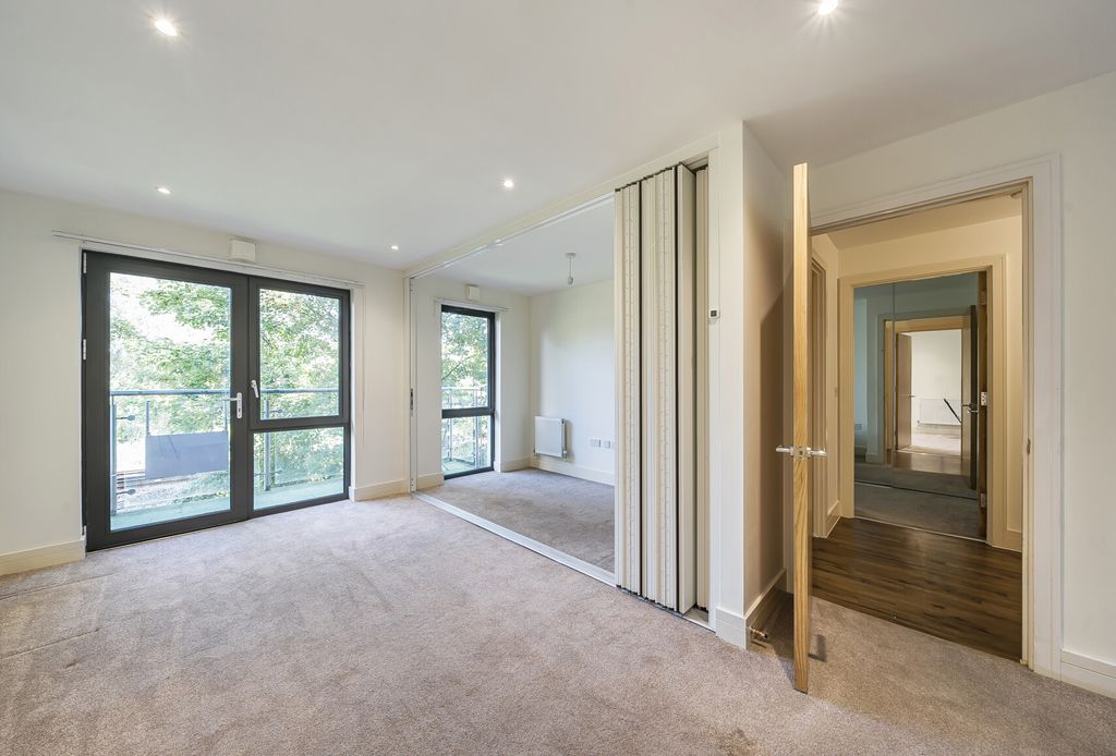 Property photo 2 of 14 1335147-15-6891Ec...