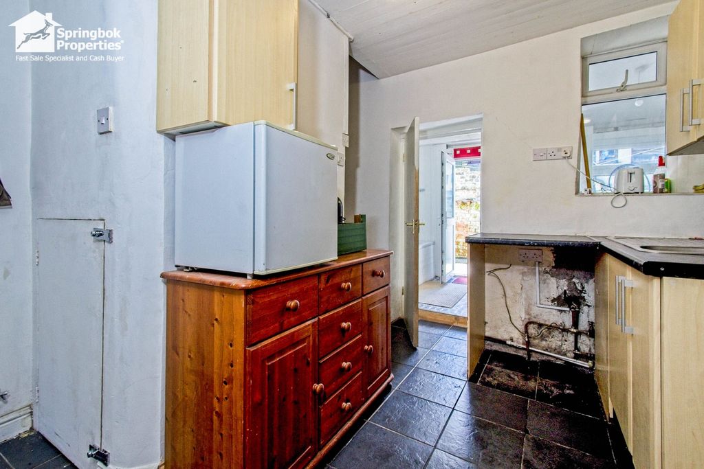 Property photo 3 of 10 Image 2