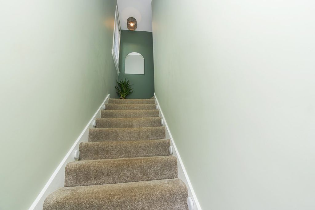 Property photo 3 of 25