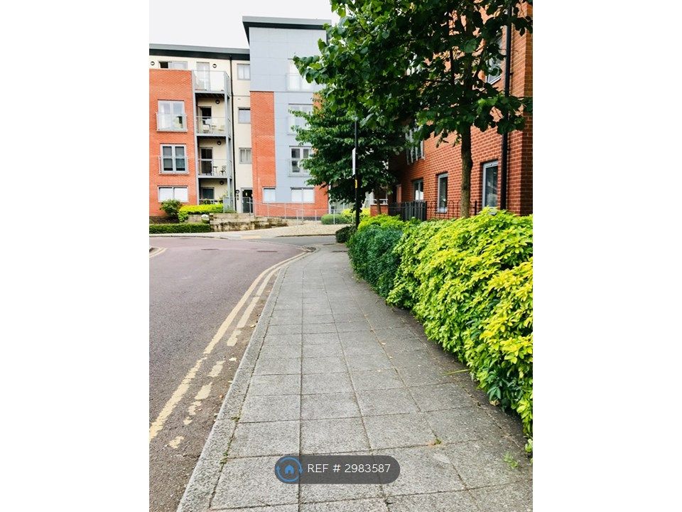 Property photo 2 of 35