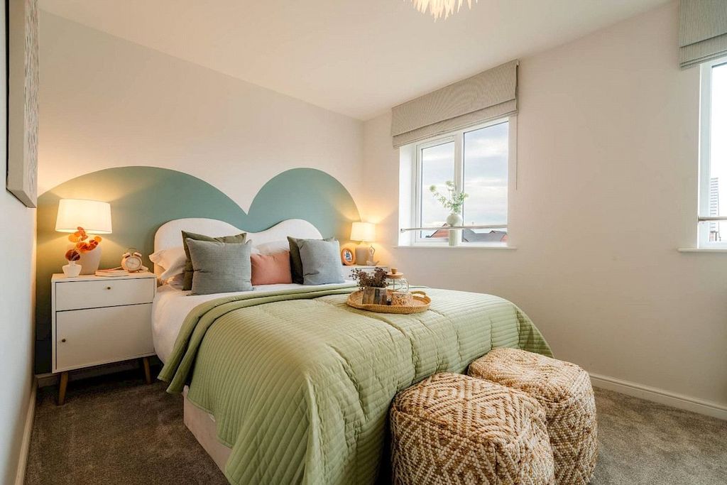 Property photo 3 of 8 Bedroom