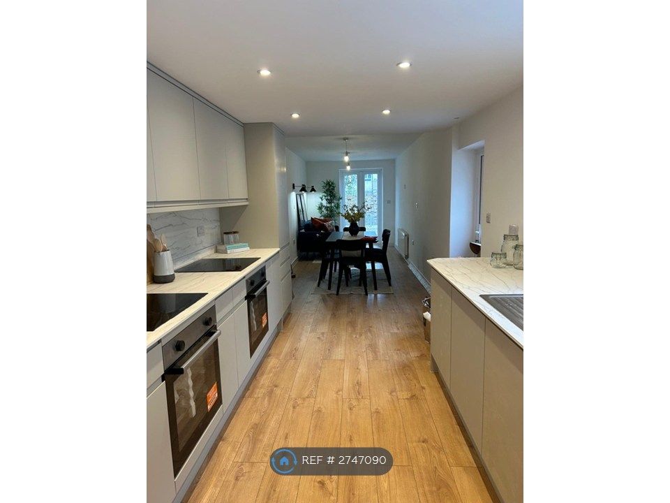 Property photo 3 of 11 Kitchen Diner