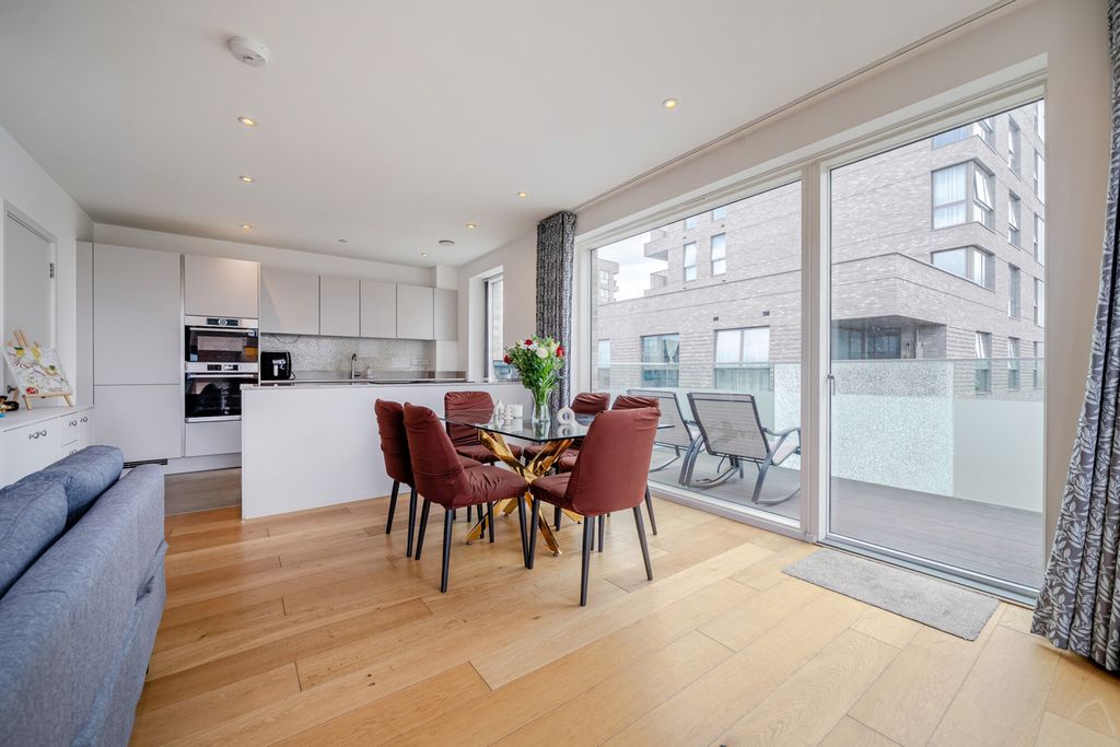 Property photo 2 of 33 1500566-16-6A7200...