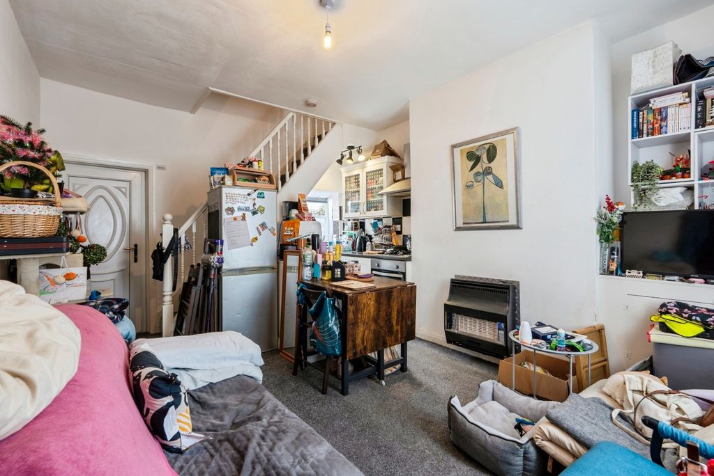 Property photo 3 of 18 Pbox-Img.Jpg