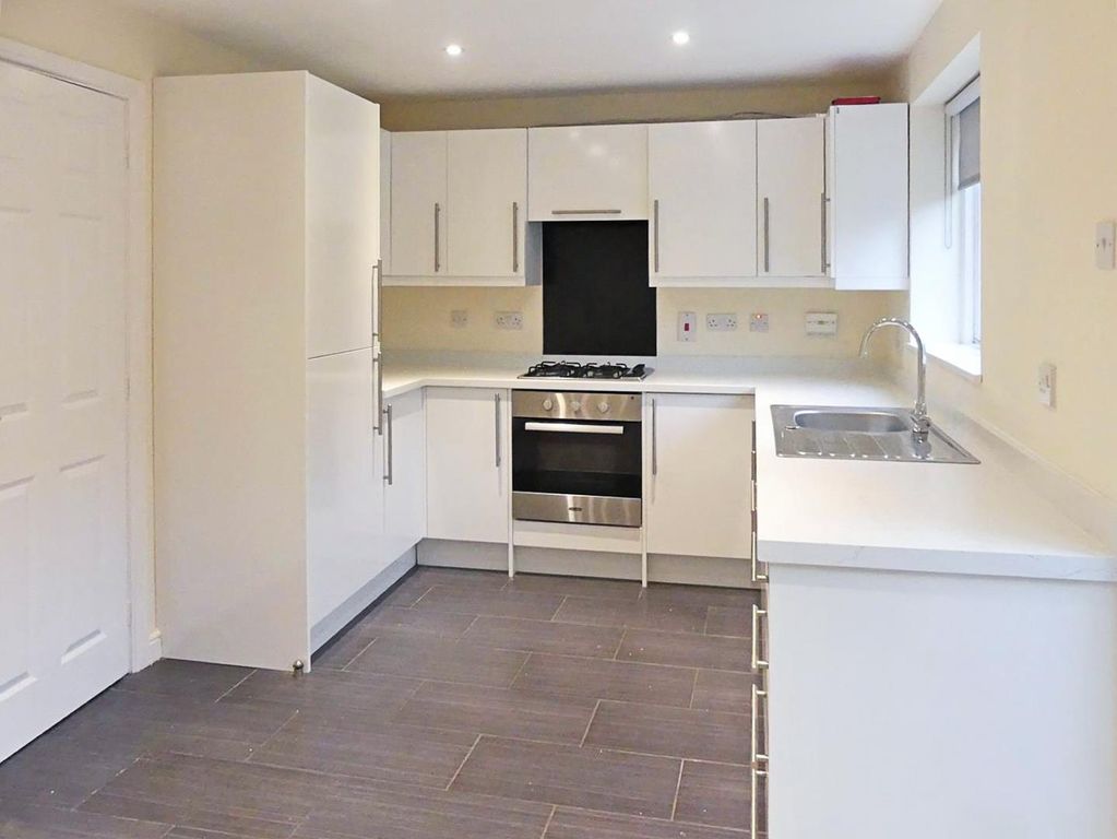 Property photo 3 of 14 Kitchen 2.Jpg