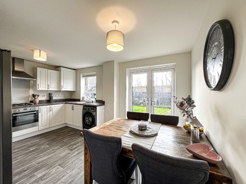 Property photo 2 of 21 4828975