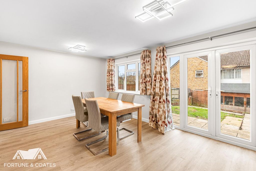 Property photo 3 of 28 Foldcroft_31.Jpg