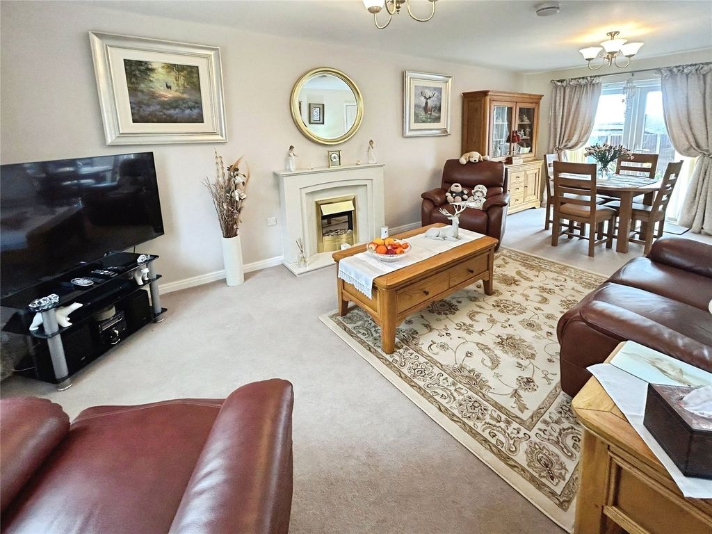 Property photo 3 of 16 Lounge/Dining Room