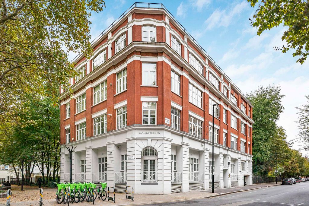 Property photo 1 of 46 Exterior