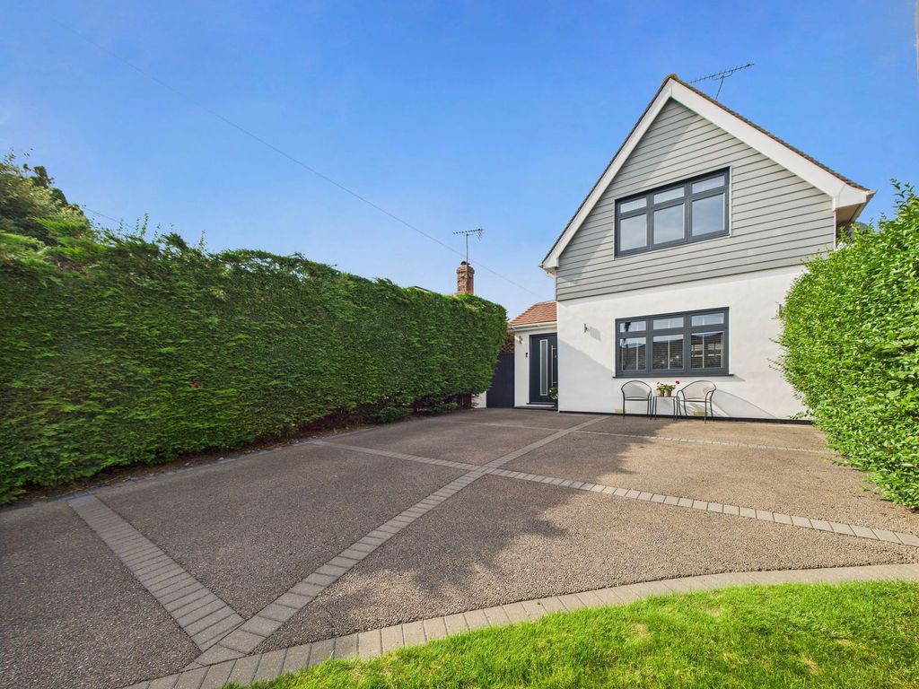 Property photo 1 of 32
