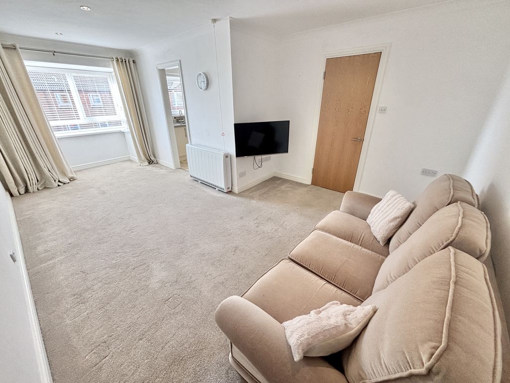 Property photo 2 of 21