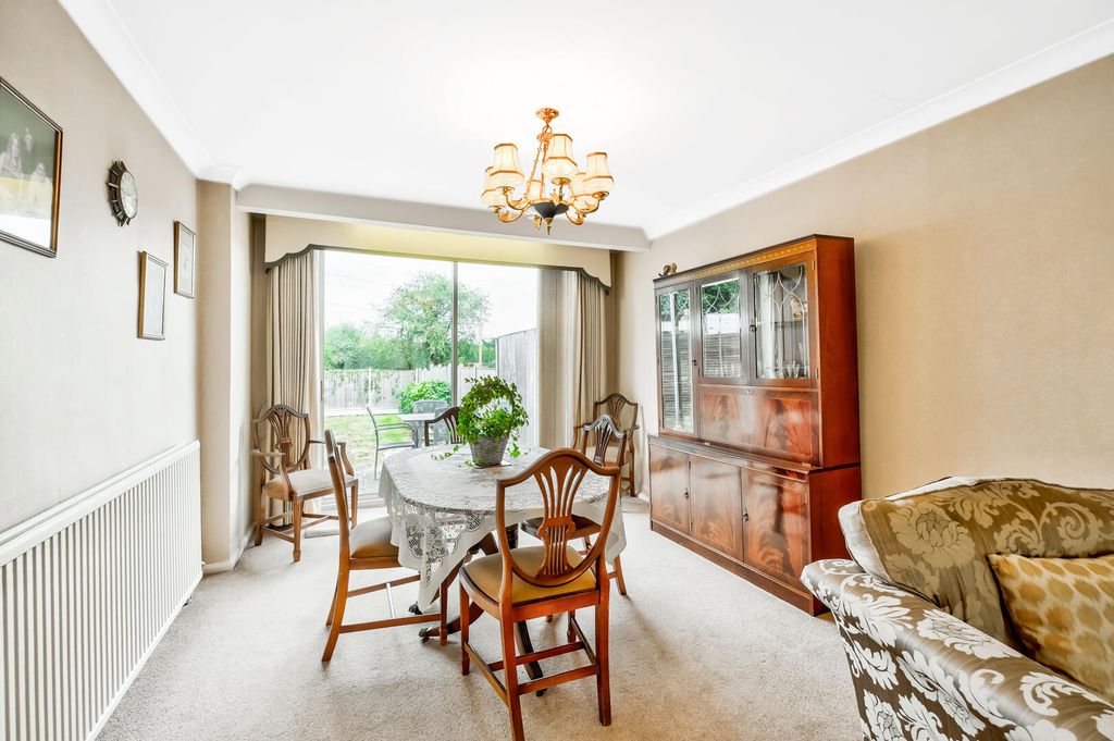 Property photo 3 of 18