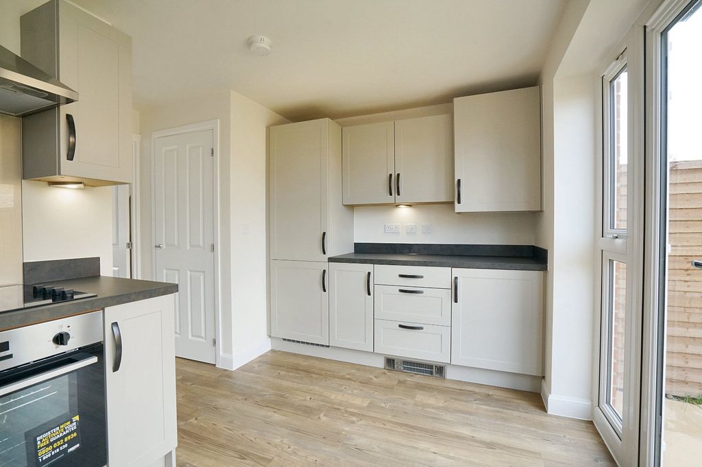 Property photo 3 of 21 Picture No. 18