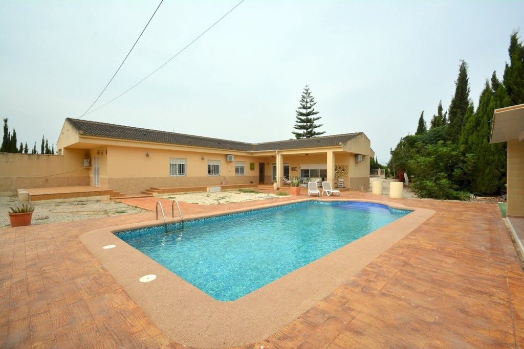 Property photo 1 of 50