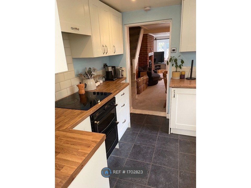 Property photo 3 of 15 Kitchen