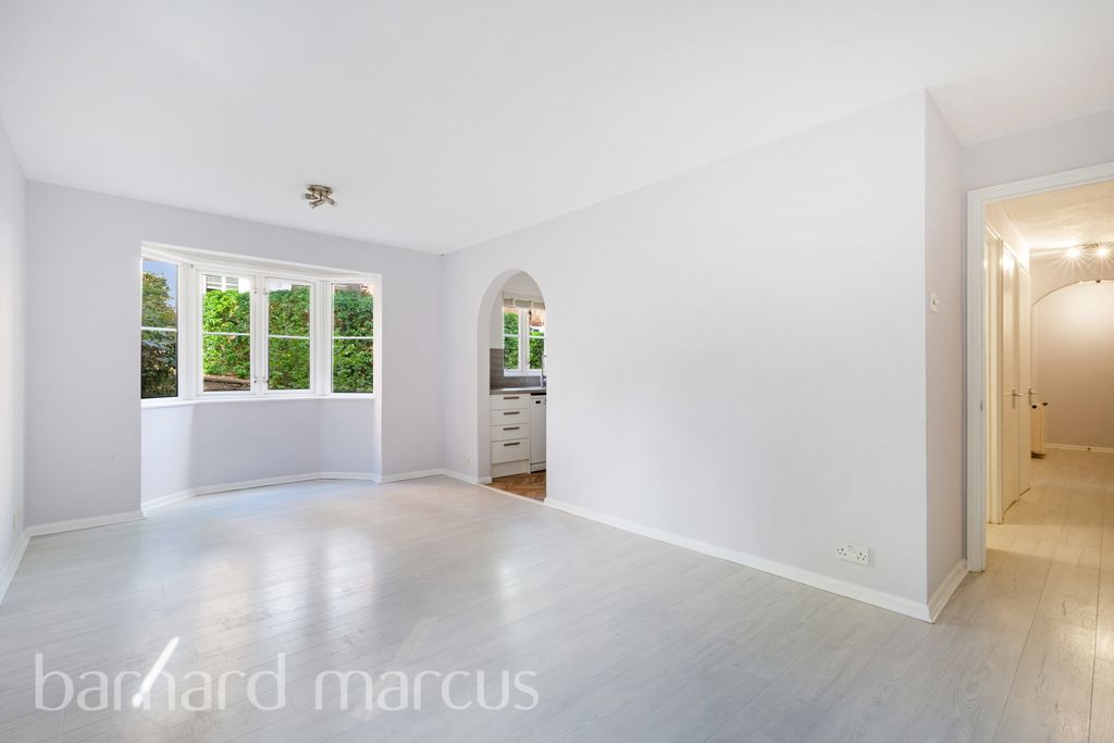 Property photo 1 of 8 Living Room