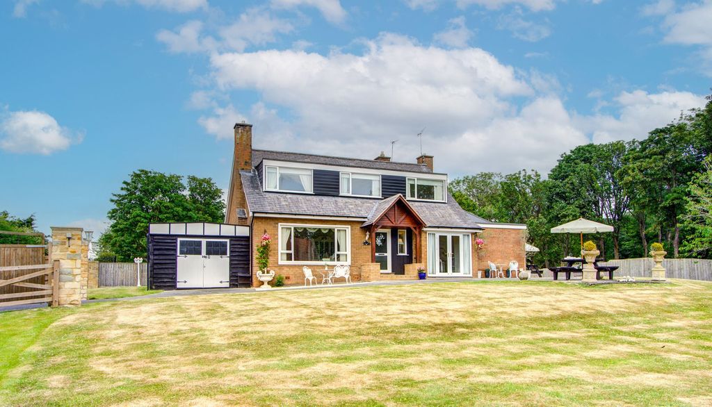 Property photo 1 of 25 Suncroft