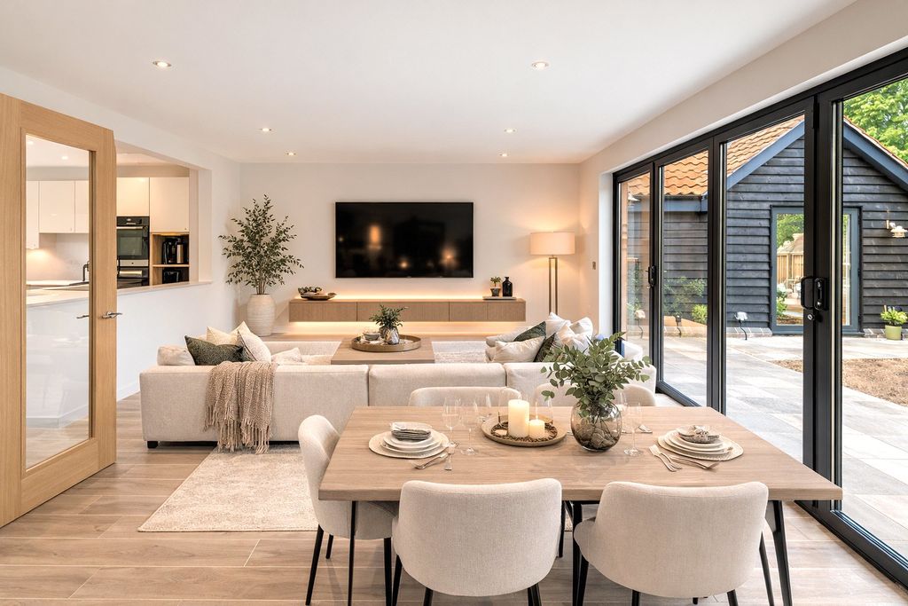 Property photo 2 of 15 Living / Dining