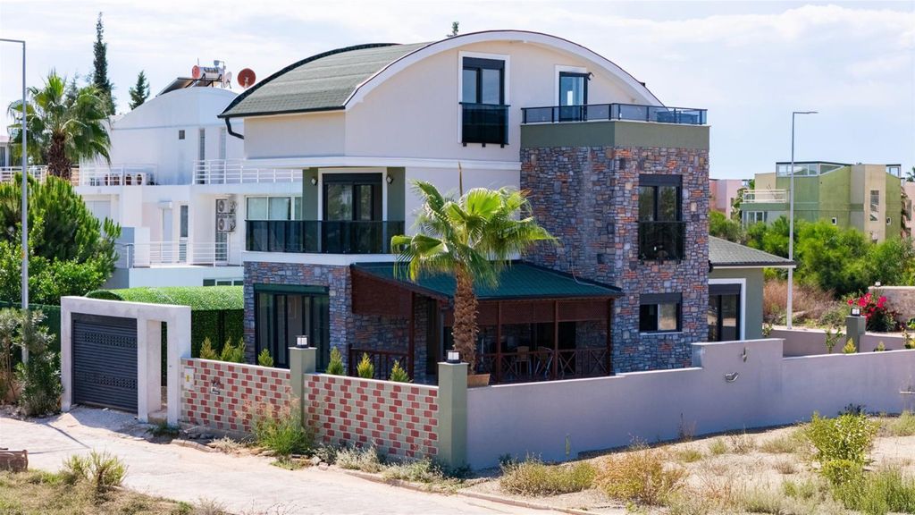 Property photo 1 of 21 Brand New Villa For Sale In Belek, Antalya - A Beautiful Villa With Private Garden