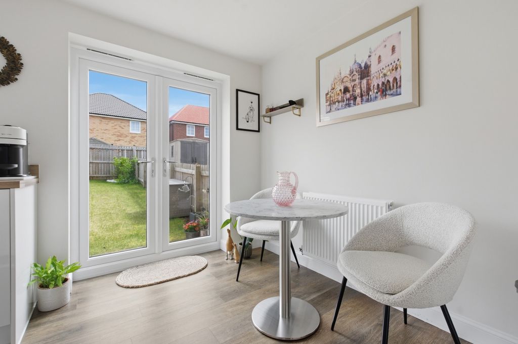 Property photo 3 of 21 5127083