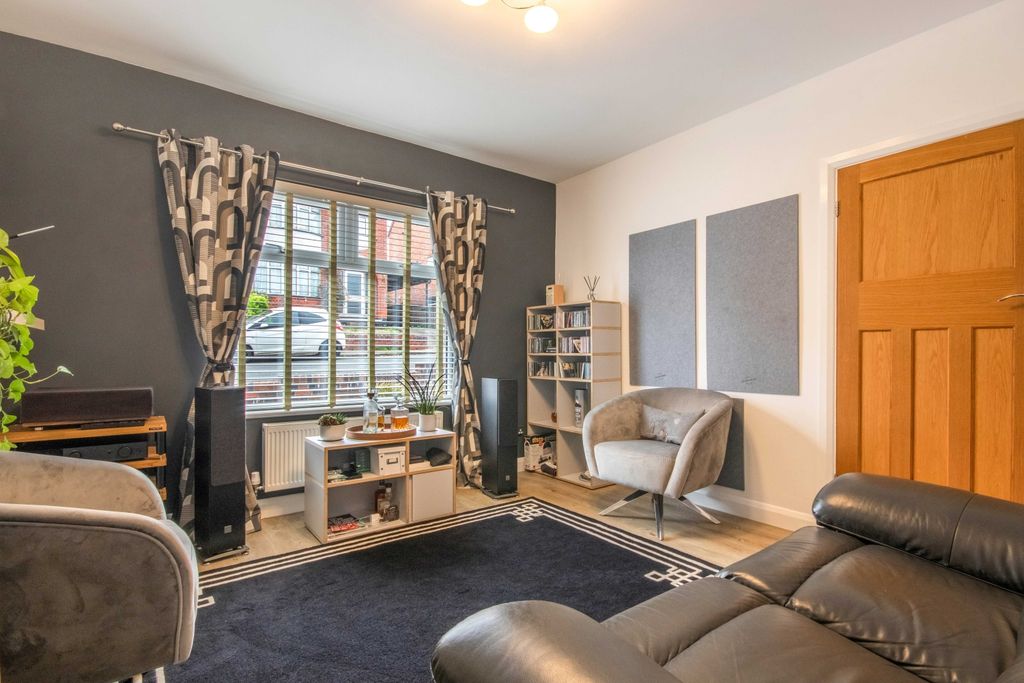 Property photo 3 of 24 Darley-18