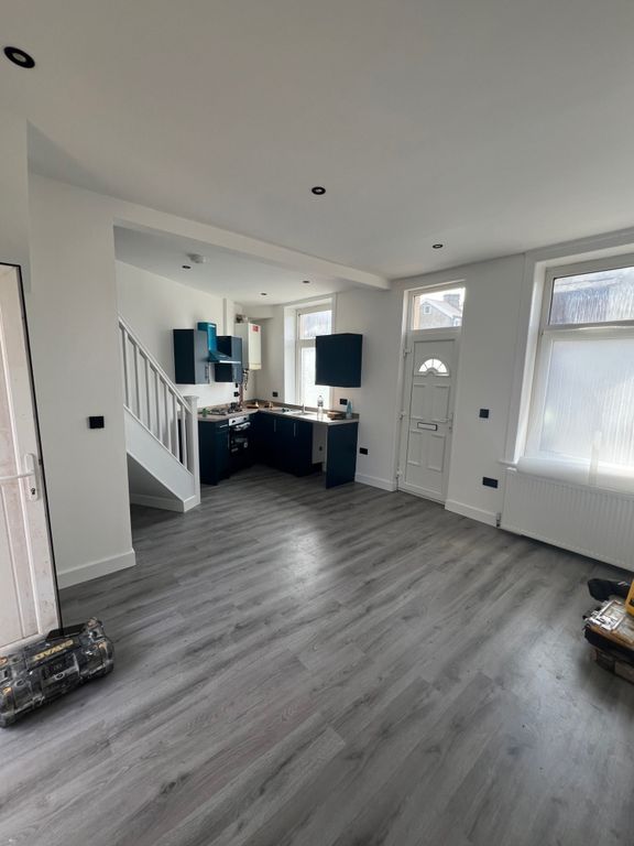 Property photo 2 of 6 Refurb Pictures 19.06 (2)