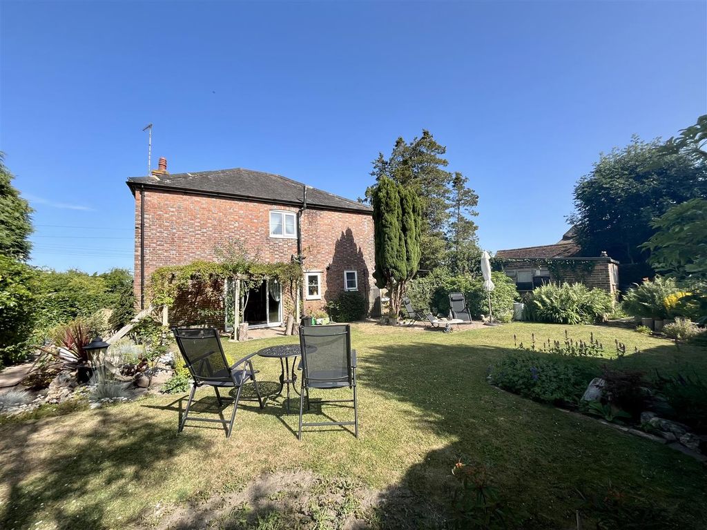 Property photo 1 of 25