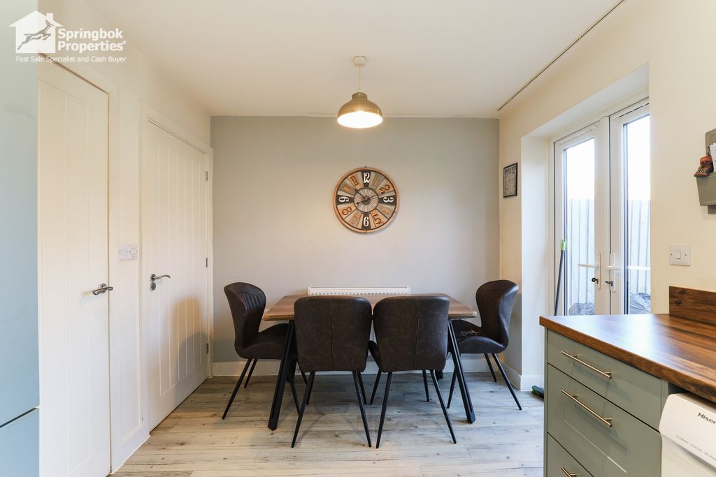 Property photo 3 of 13 Image 2