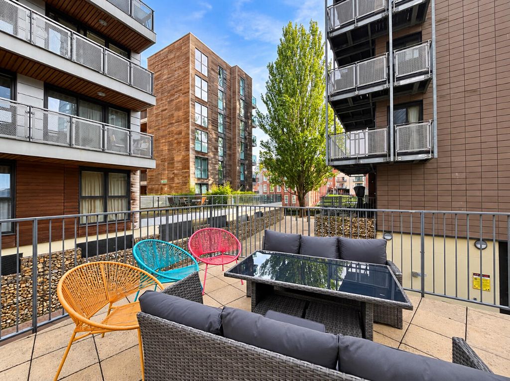 Property photo 2 of 9 Terrace / Patio