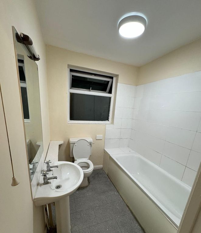 Property photo 3 of 7 Family Bath