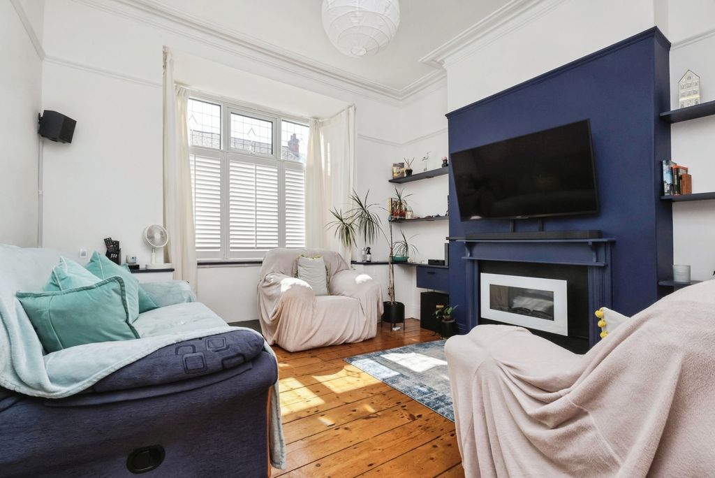 Property photo 2 of 20 Pbox-Img.Jpg