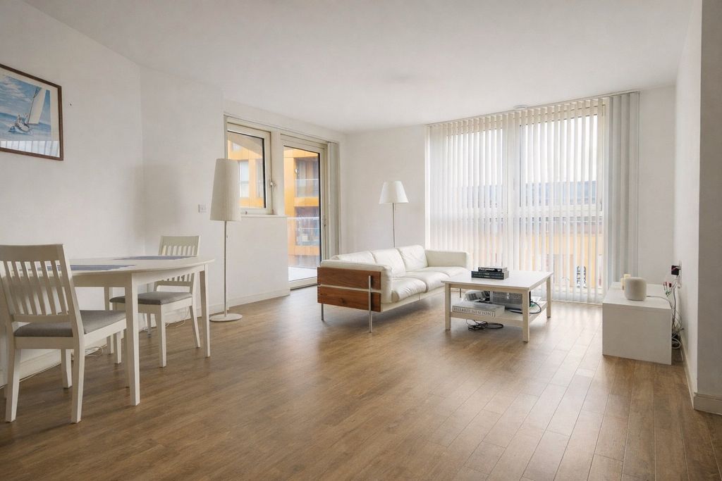 Property photo 2 of 15 Picture No. 22