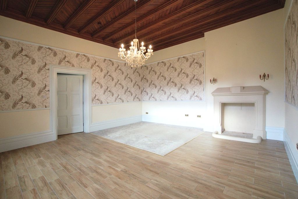 Property photo 3 of 10 Picture 3