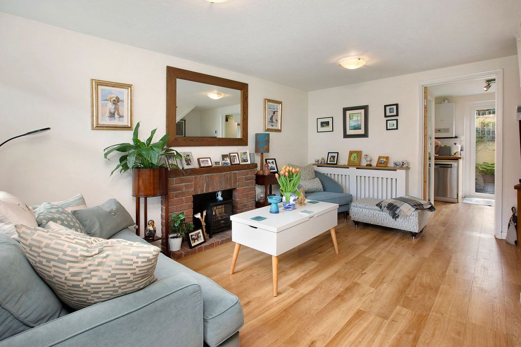 Property photo 2 of 19