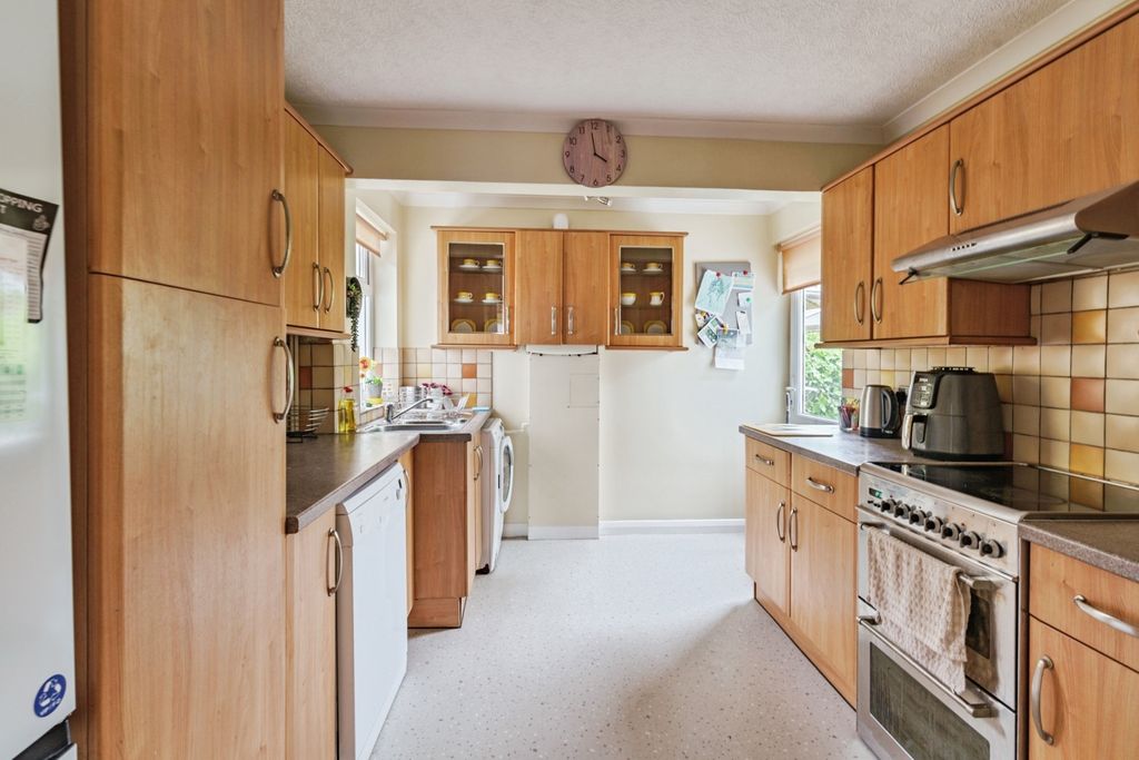 Property photo 3 of 22 Kitchen