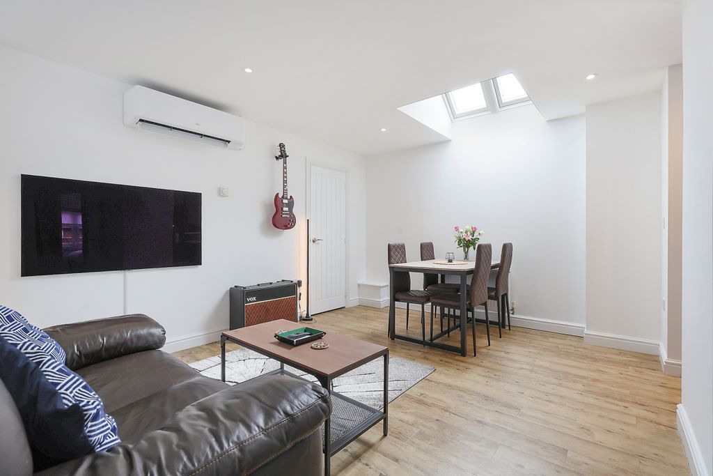 Property photo 2 of 10 Picture No. 08