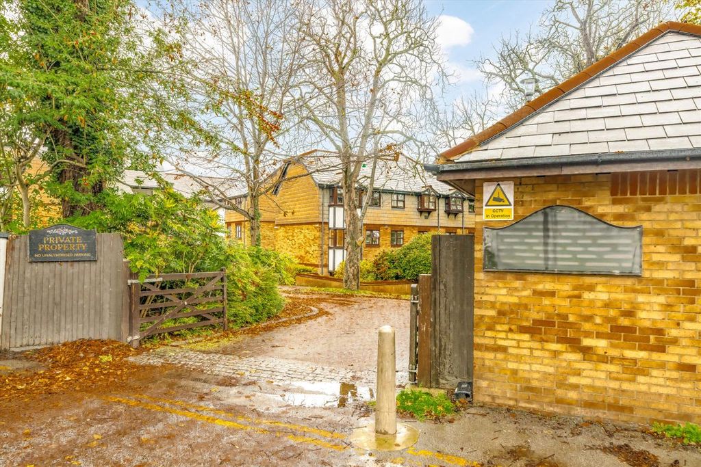 Property photo 1 of 5